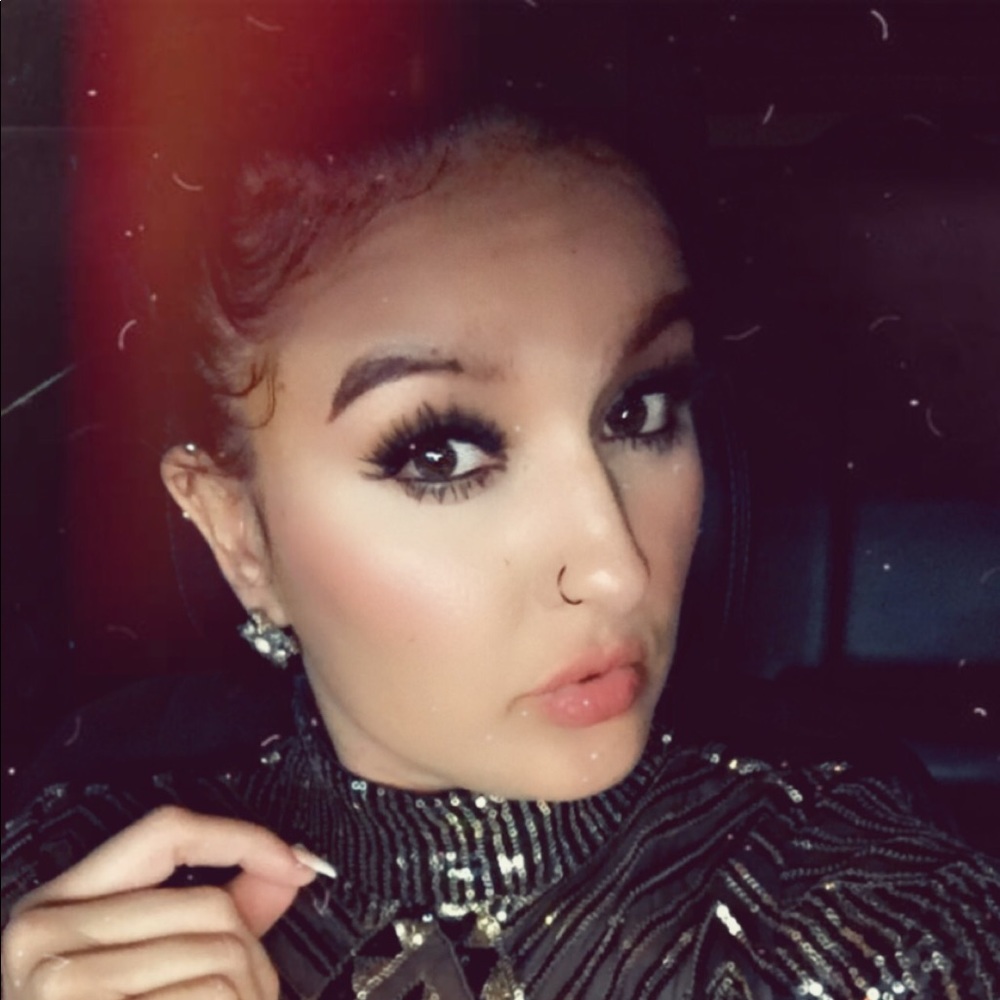 Meet your Posher, Cecilia